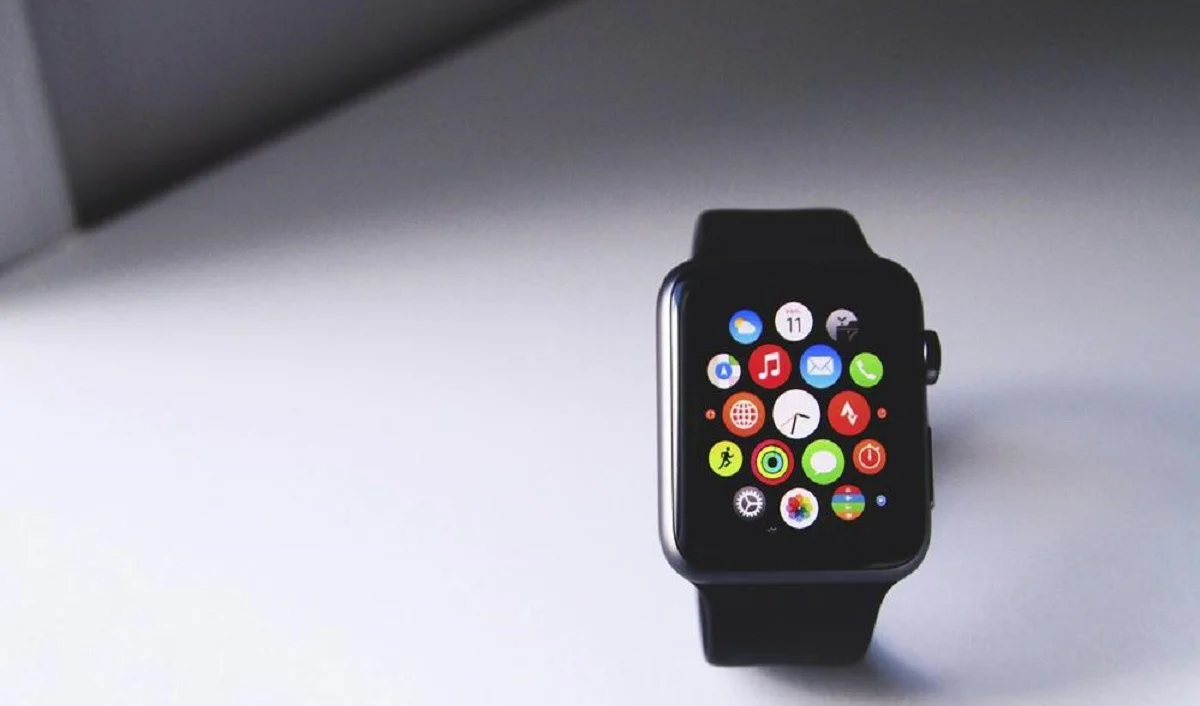 Smartwatches vs Fitness Bands